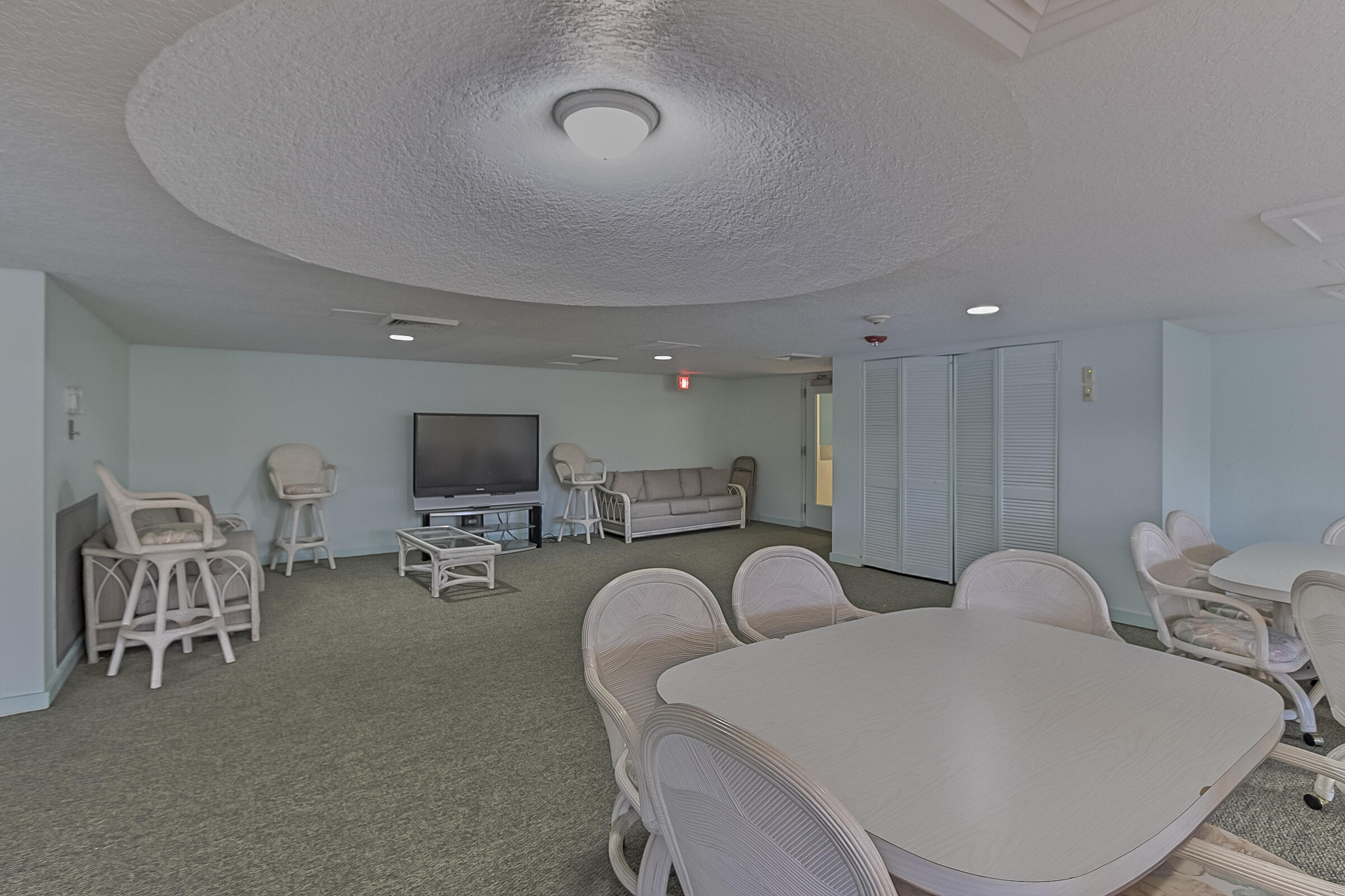 SILVER THATCH ATLANTIC PLAZA - Residential