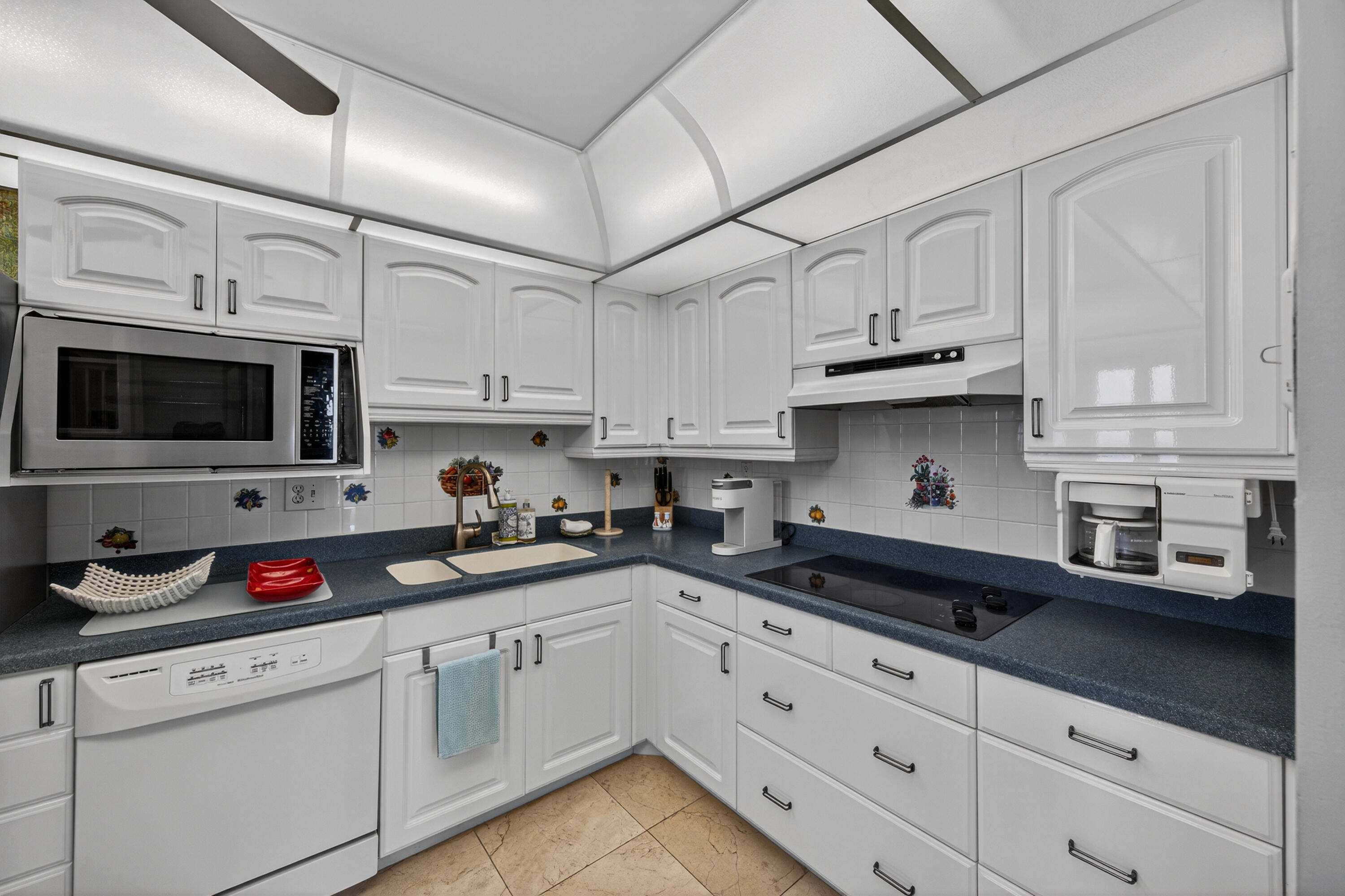 SILVER THATCH ATLANTIC PLAZA - Residential