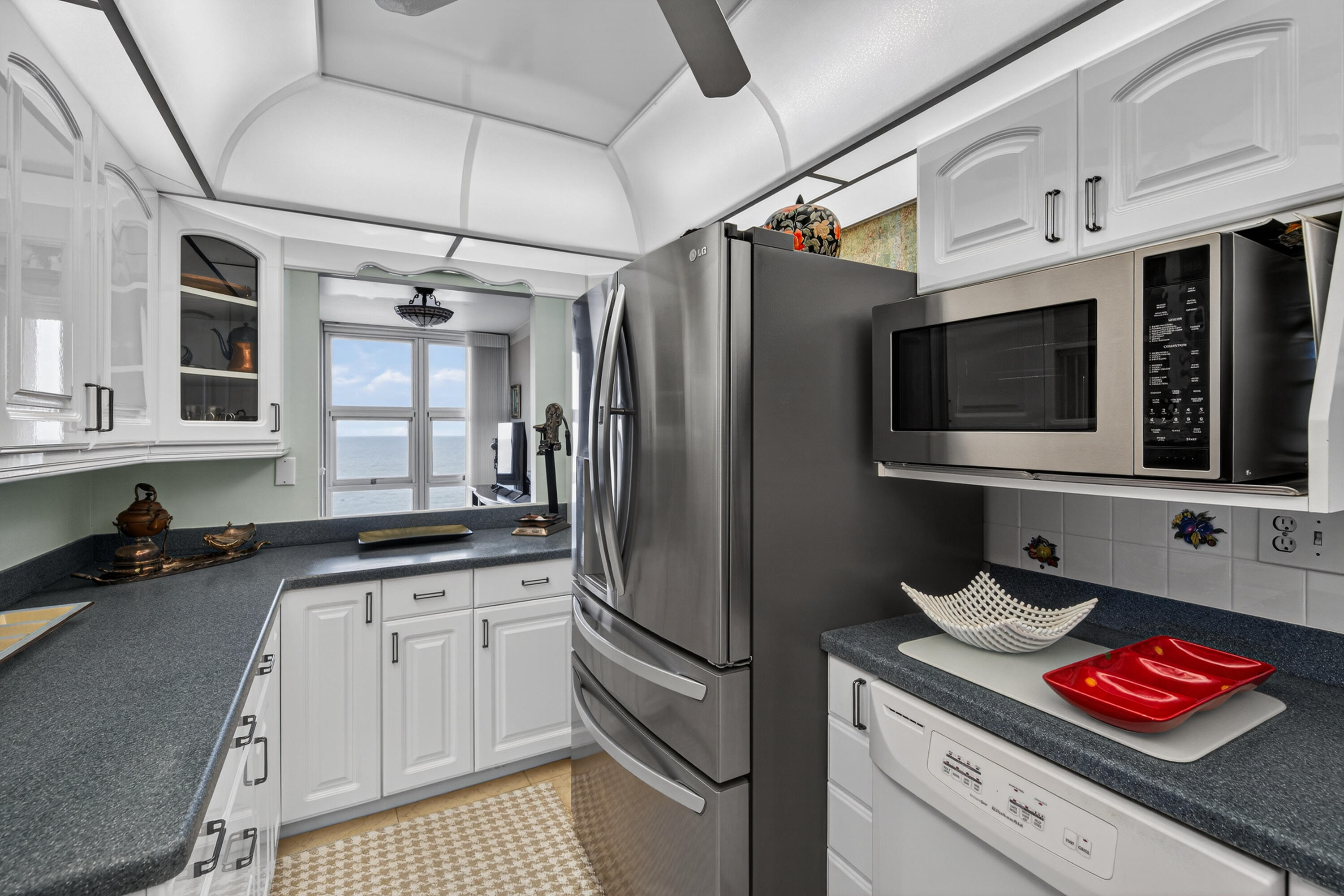 SILVER THATCH ATLANTIC PLAZA - Residential