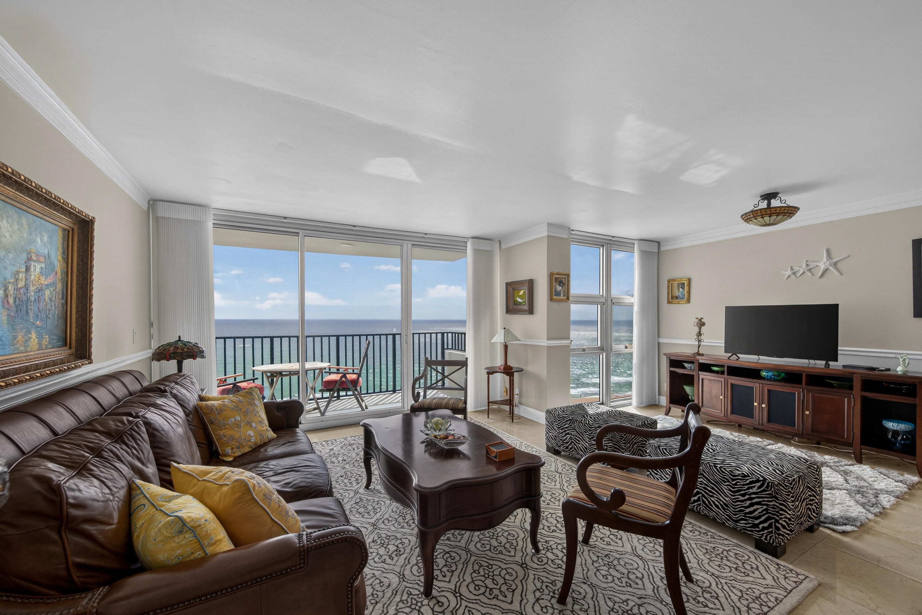 531 N Ocean Boulevard 1811