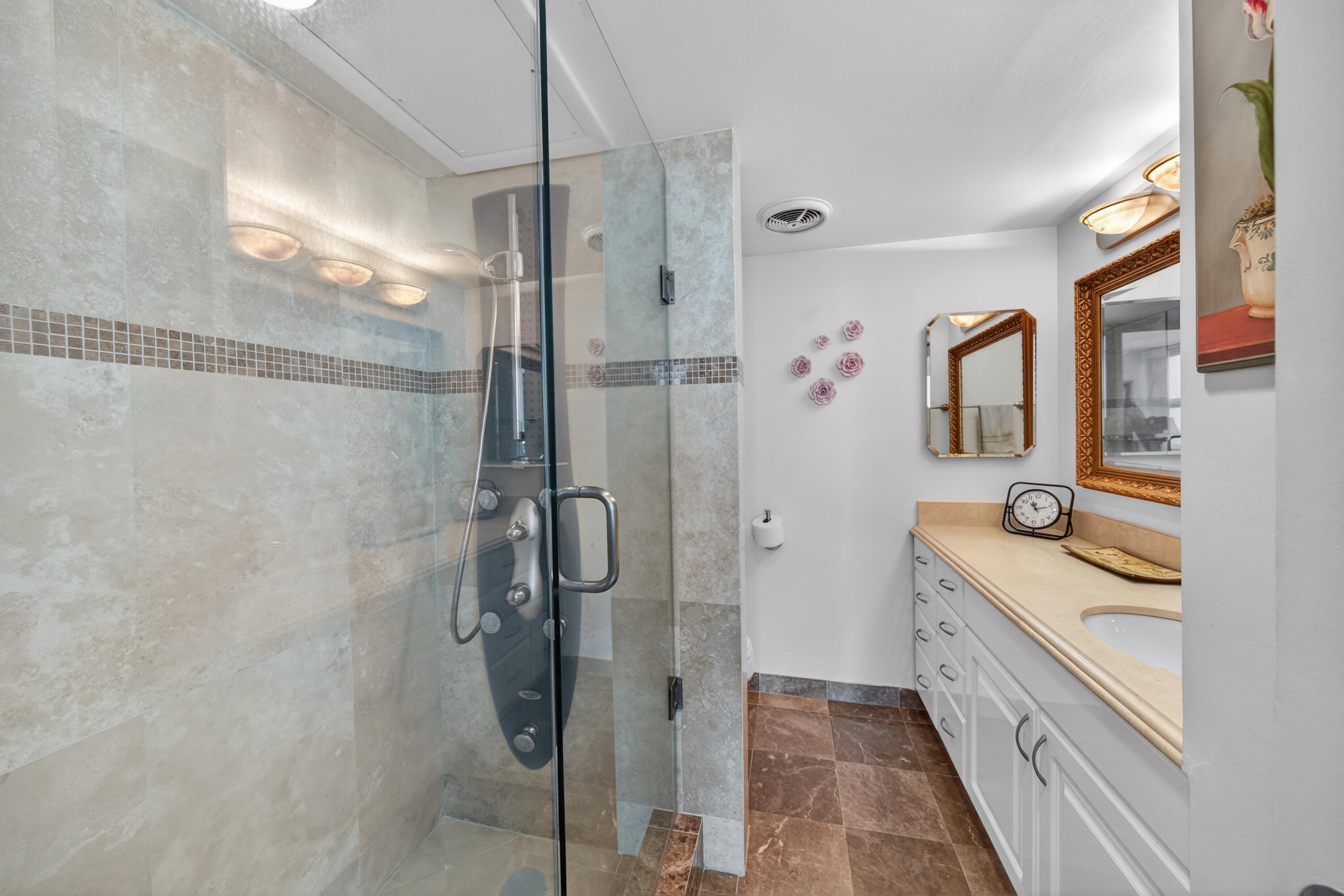 SILVER THATCH ATLANTIC PLAZA - Residential