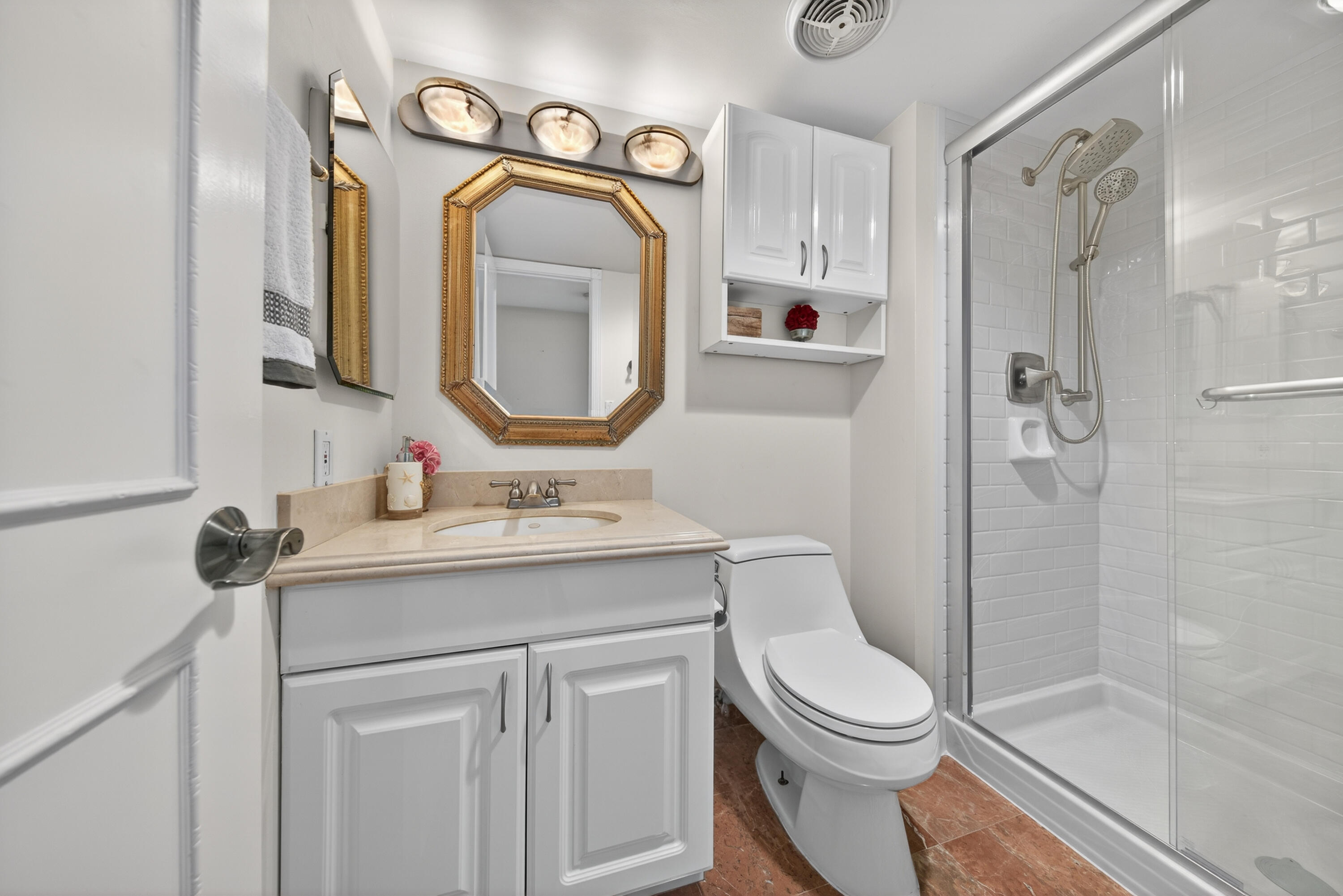 SILVER THATCH ATLANTIC PLAZA - Residential