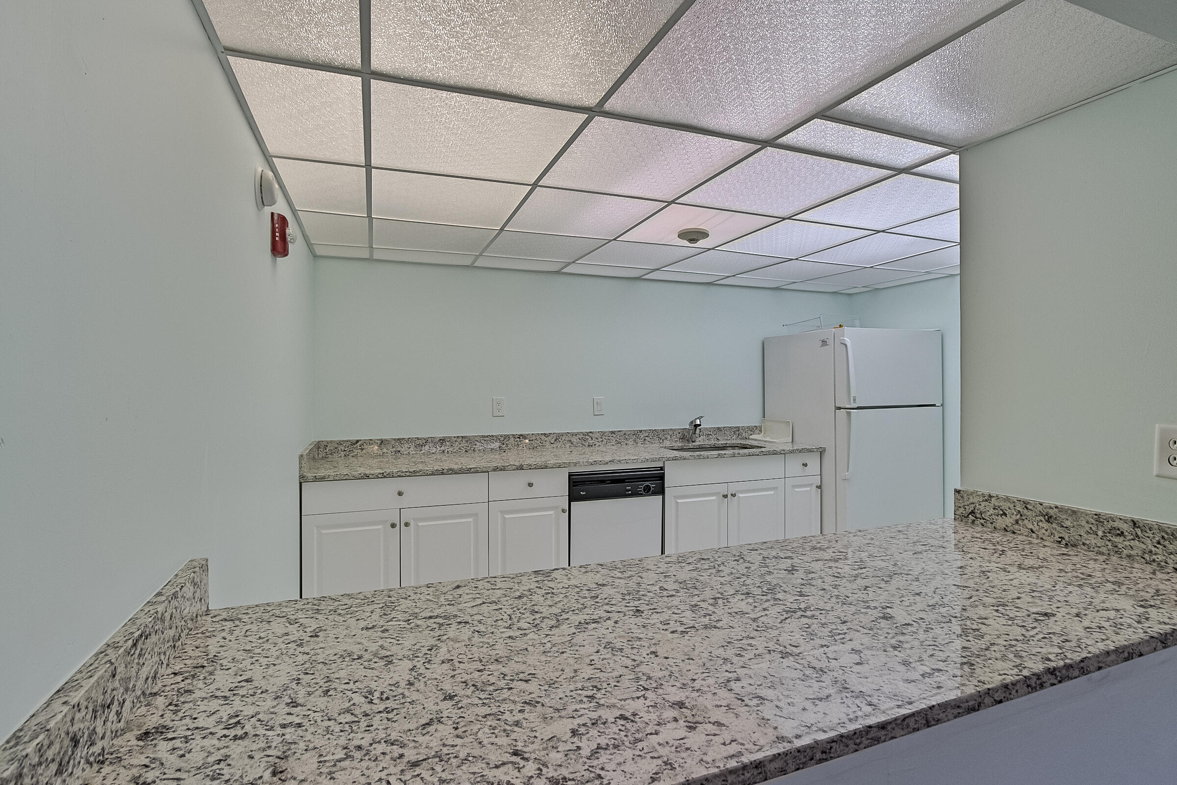 SILVER THATCH ATLANTIC PLAZA - Residential