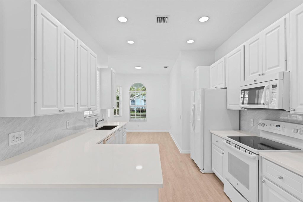 Photo of 218 New Haven Boulevard, Jupiter, FL 33458 (MLS # R10956787)