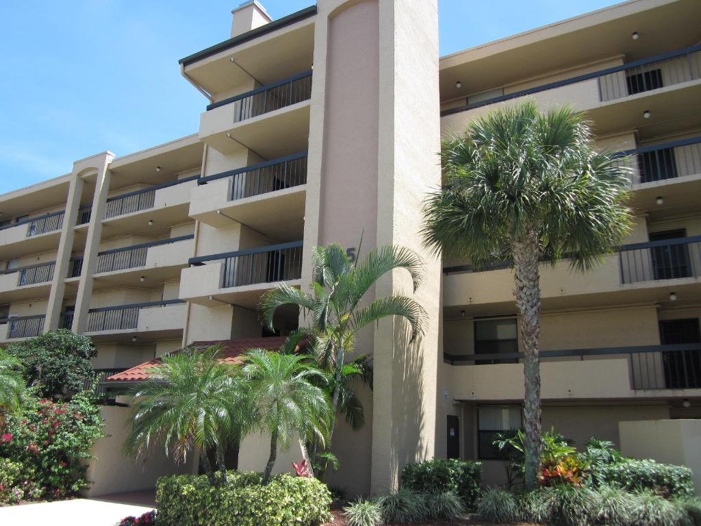 LAVERS DELRAY RACQUET CLUB CONDO - Residential Lease