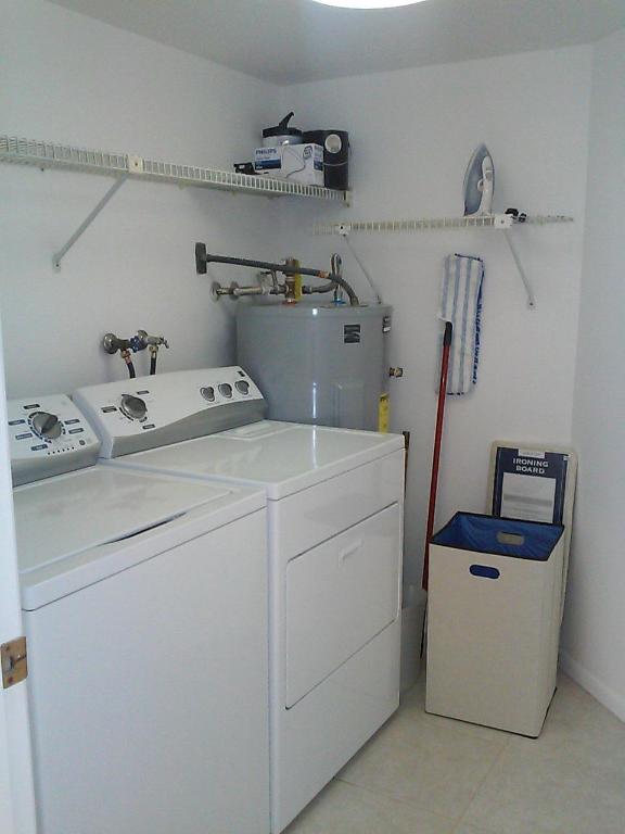 LAVERS DELRAY RACQUET CLUB CONDO - Residential Lease