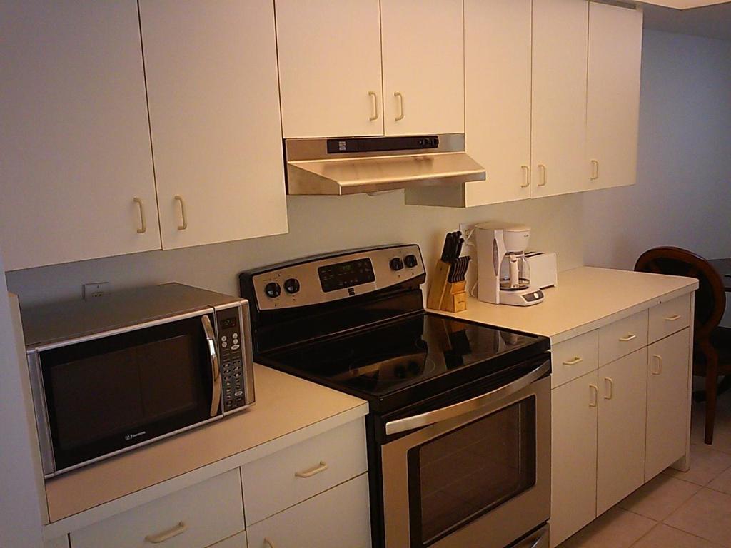 LAVERS DELRAY RACQUET CLUB CONDO - Residential Lease