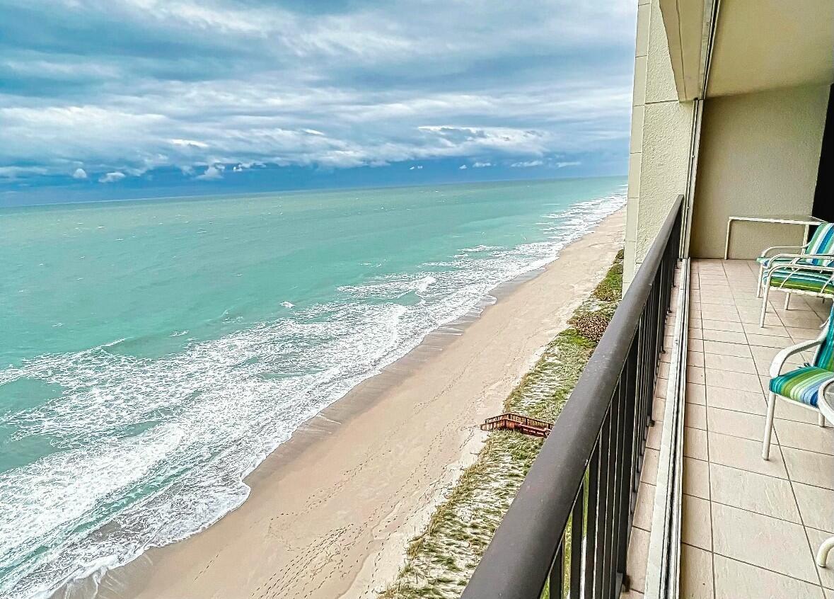 ISLAND DUNES CONDOMINIUM - Residential Lease