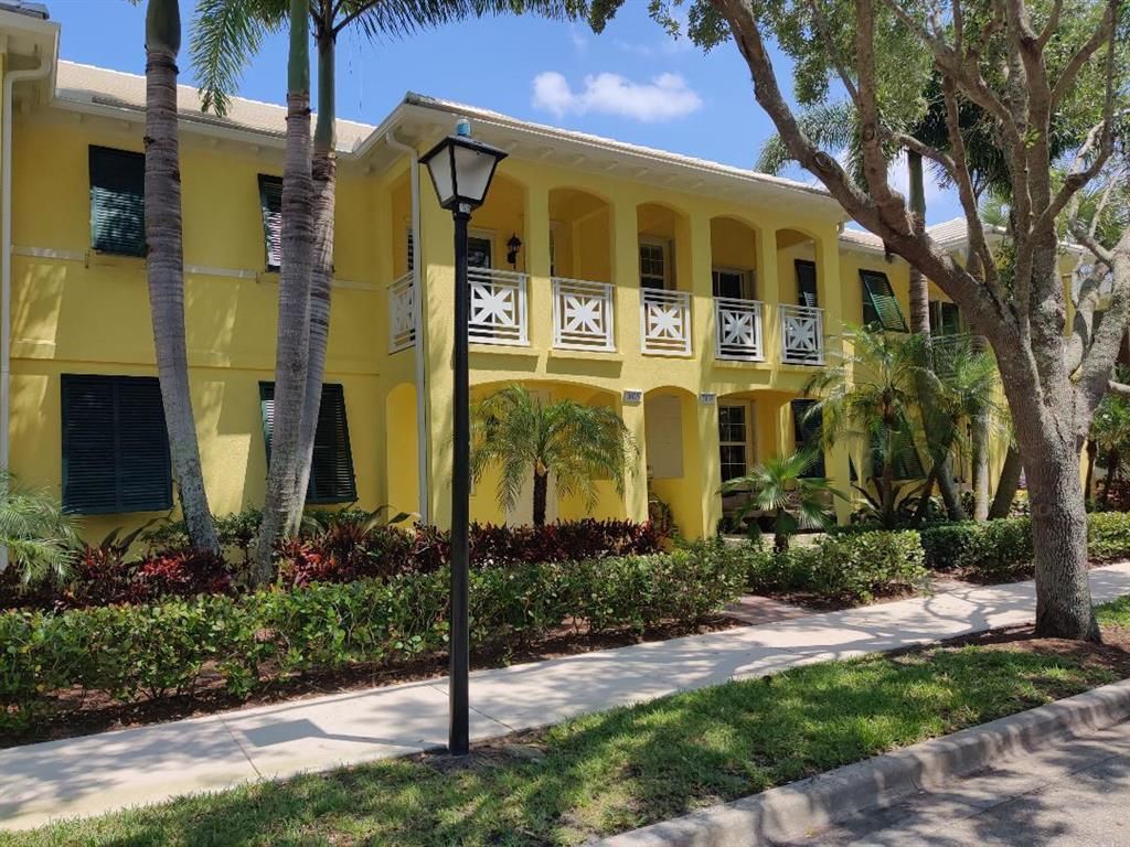 Photo of 3025 E Community Drive, Jupiter, FL 33458 (MLS # R10710445)