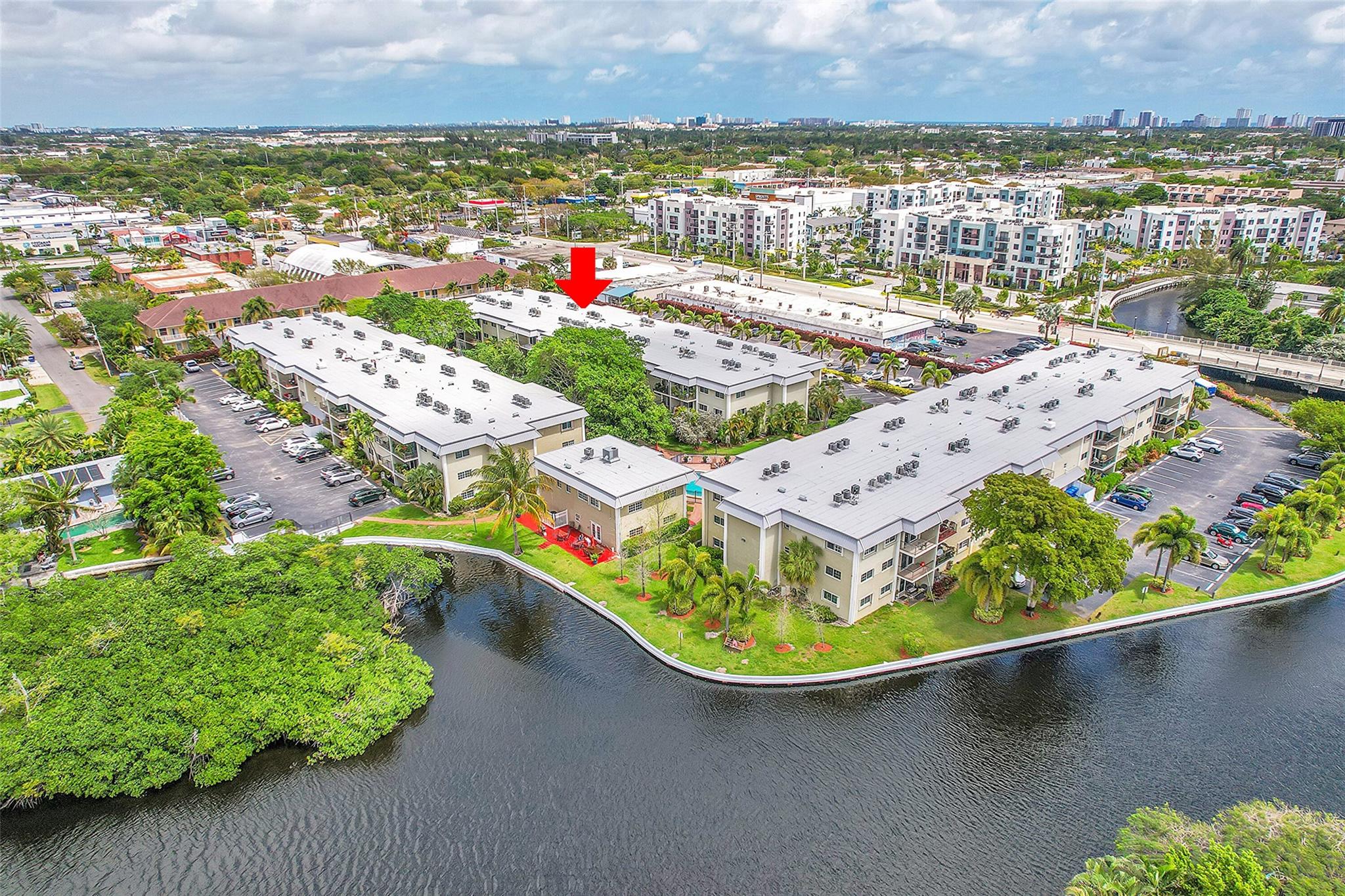 River Manor - Residential