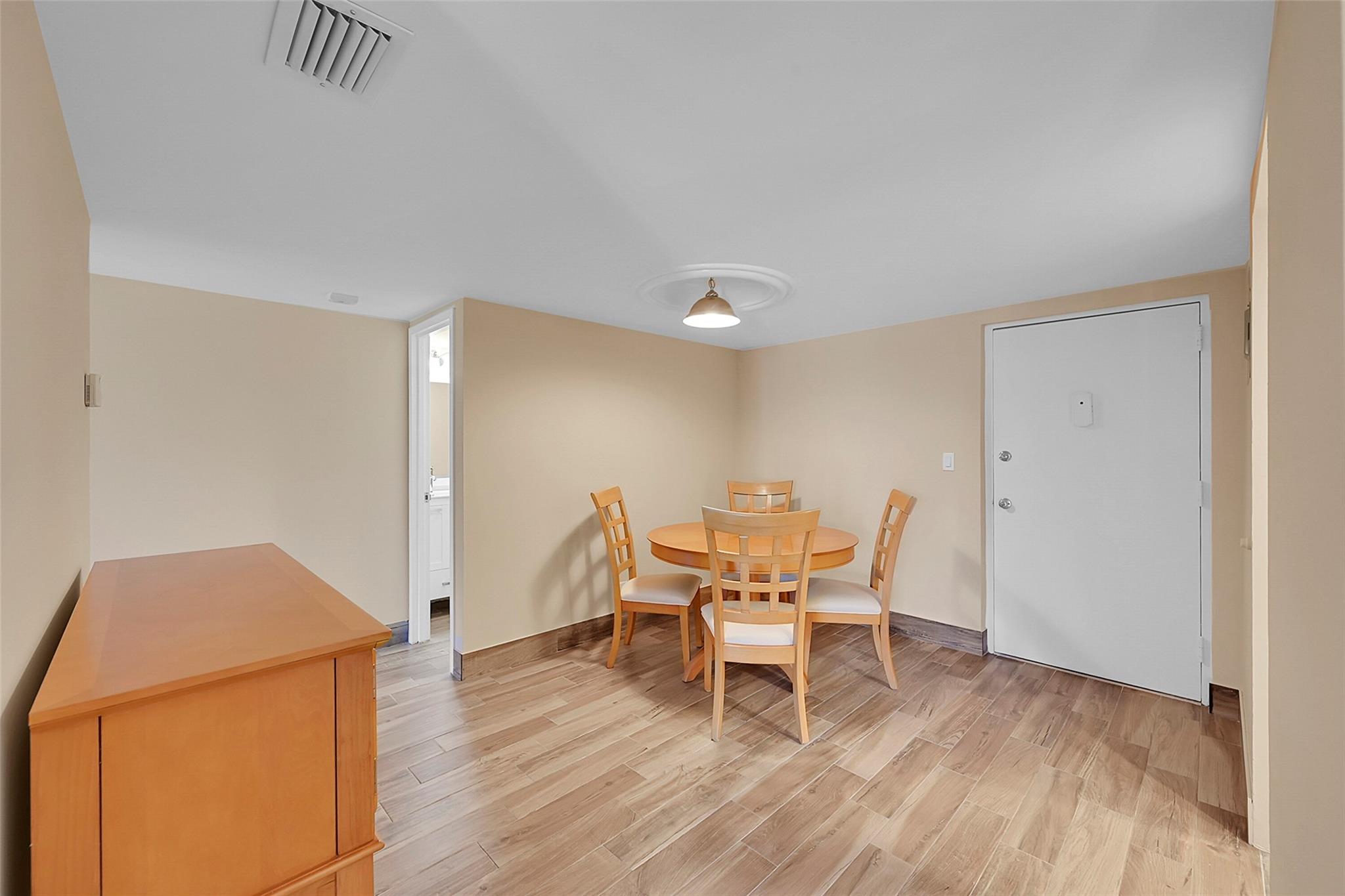 River Manor - Residential