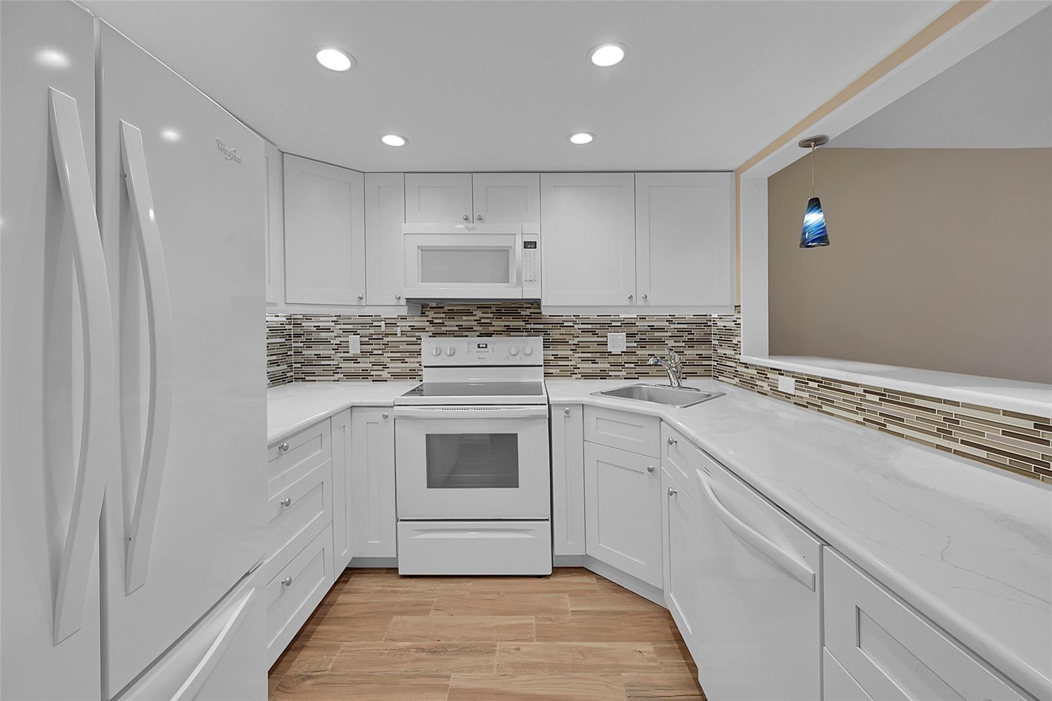 River Manor - Residential