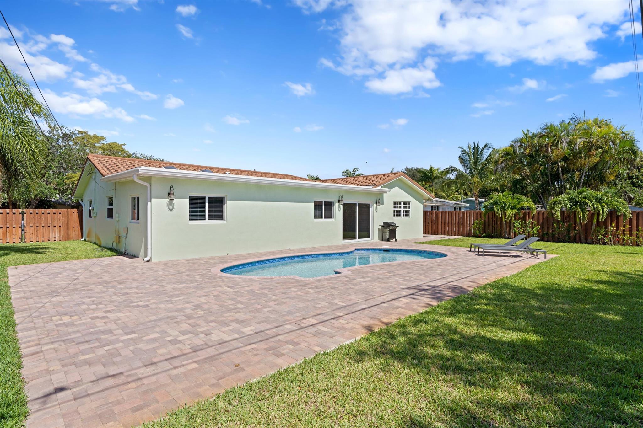 VISTA HILLS - Residential Lease