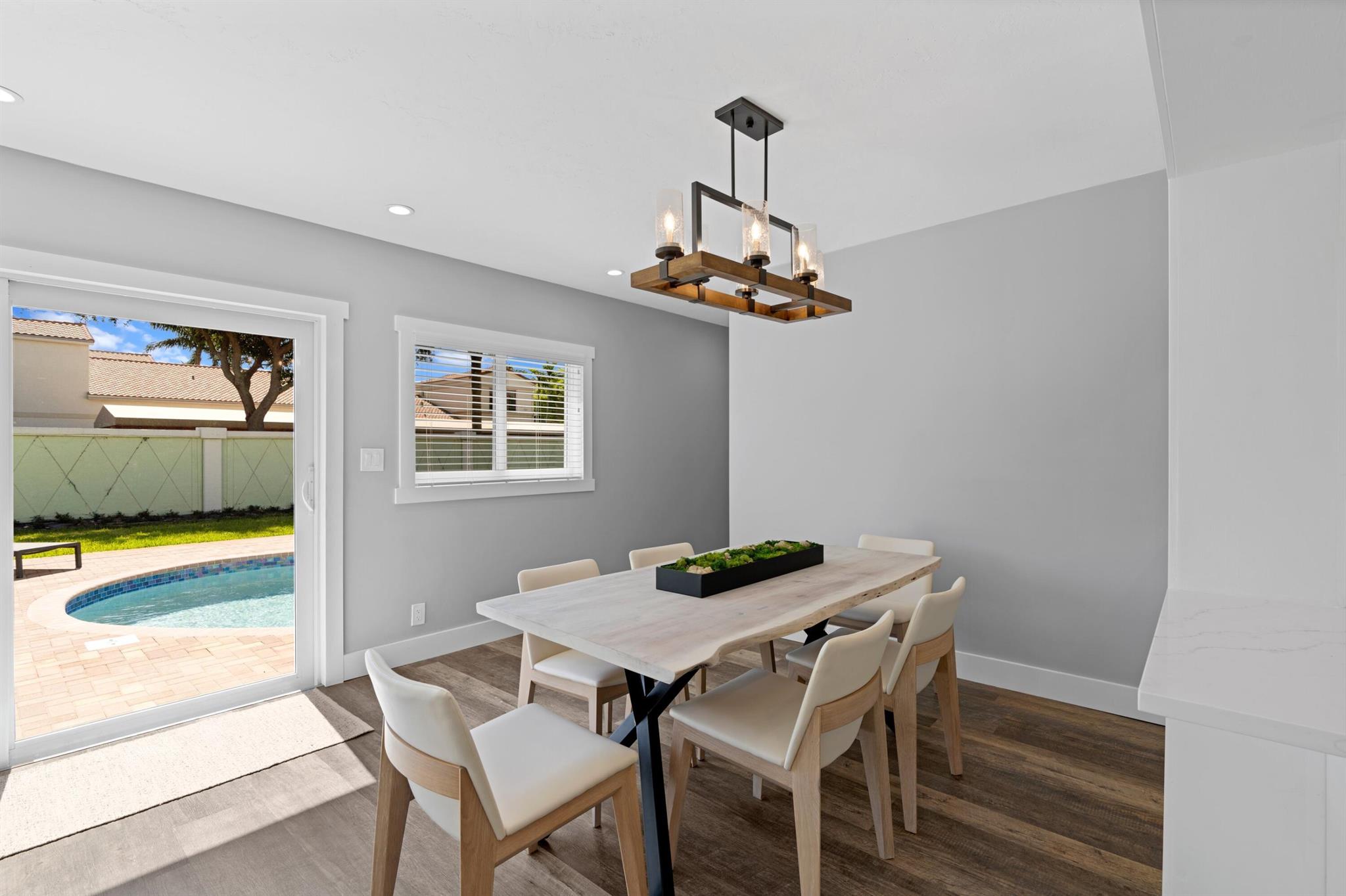 VISTA HILLS - Residential Lease