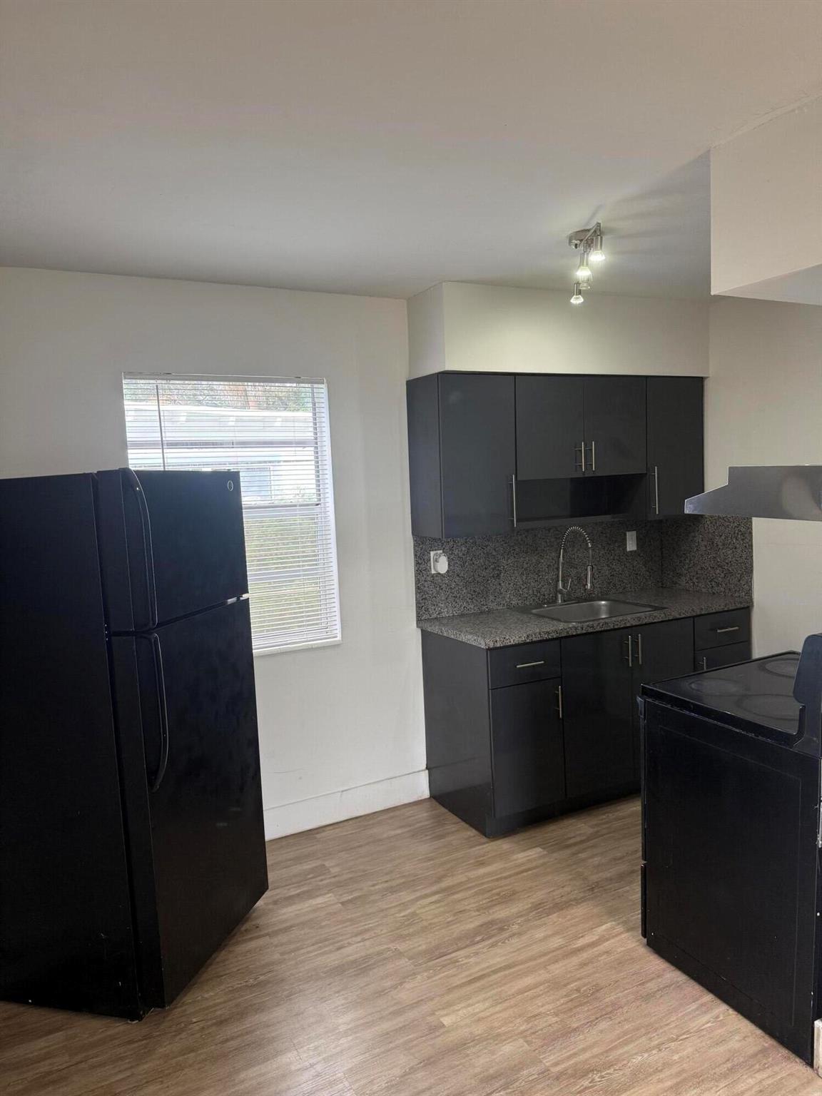 RIVERSIDE ADD AMEN PLAT - Residential Lease