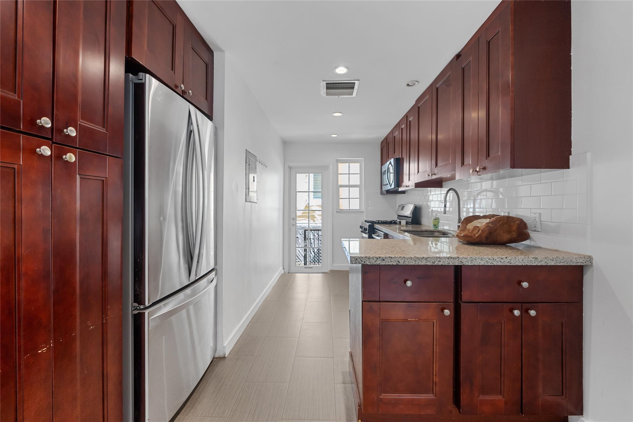 LOCATION LOCATION! Welcome to your Miami Beach escape—a sleek, upgraded condo unit tucked into one of the city’s most desirable, walkable neighborhoods. Just blocks from the sand and a short stroll to iconic nightlife, this unit is perfectly positioned for personal enjoyment and high-return rental income. High income can be made as this unit is on meridian drive right in front of Flamingo park. Owners of Gatsby Condo benefit using all of the parks amenities including Gym, Pool, Tennis courts and all fields.