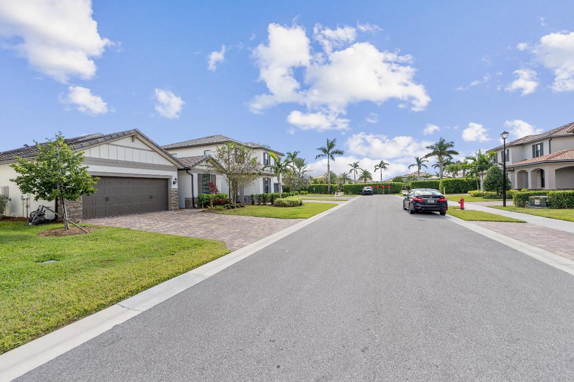 Properties 4762 Roldan Court