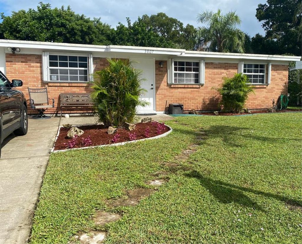 Photo of 3807 Dunes Road, Palm Beach Gardens, FL 33410 (MLS # R10752553)