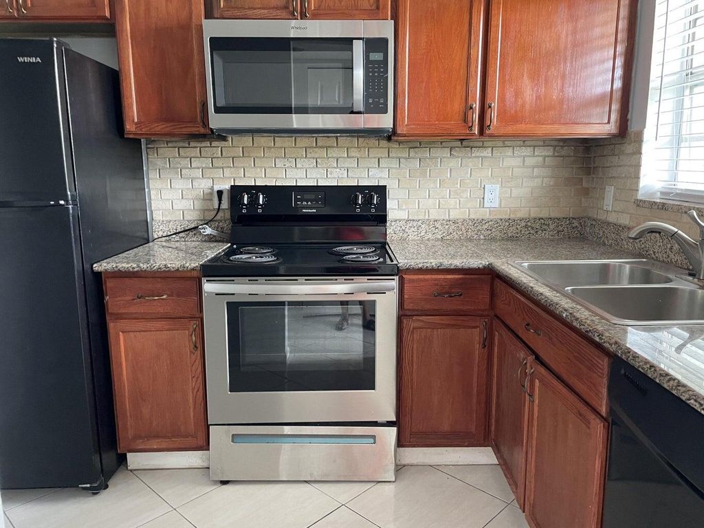 Photo of 1638 Embassy 305 Drive #305, West Palm Beach, FL 33401 (MLS # R11091776)