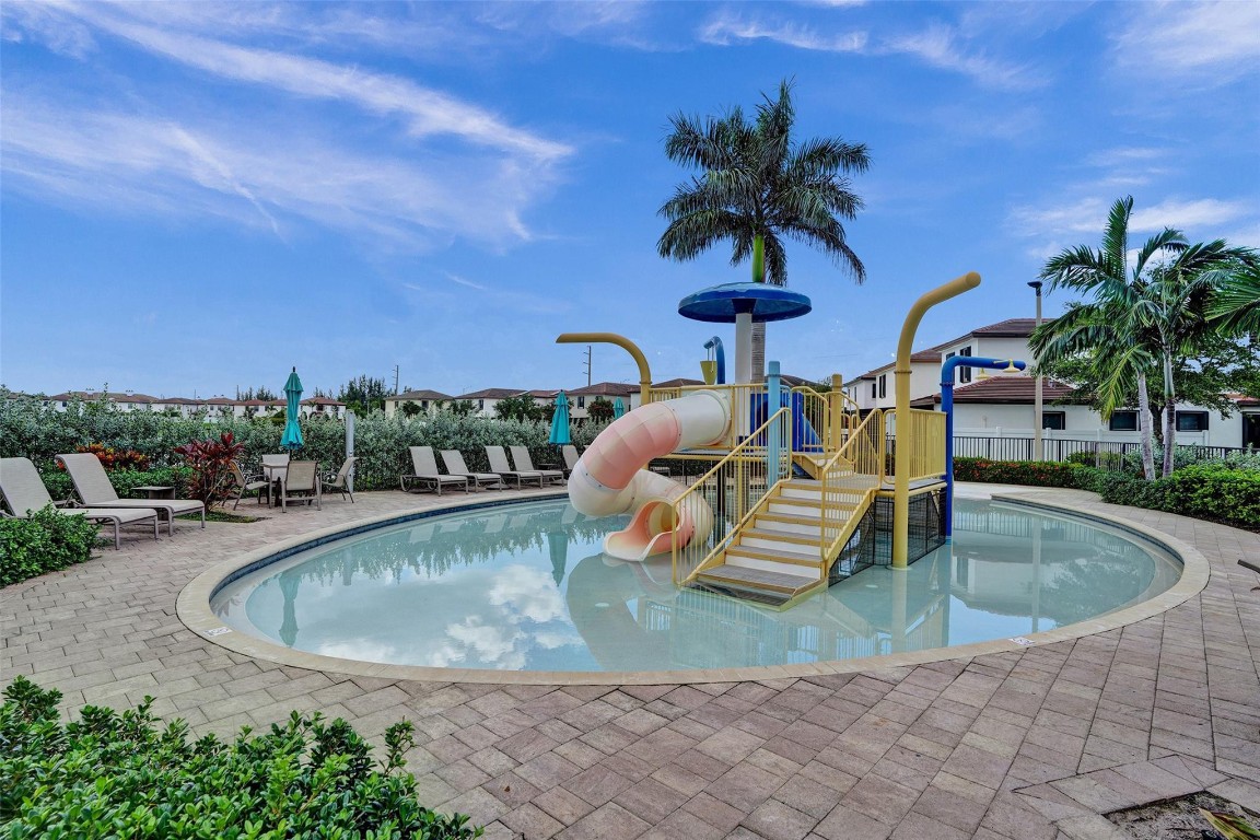 AQUABELLA SECTION ONE - Residential