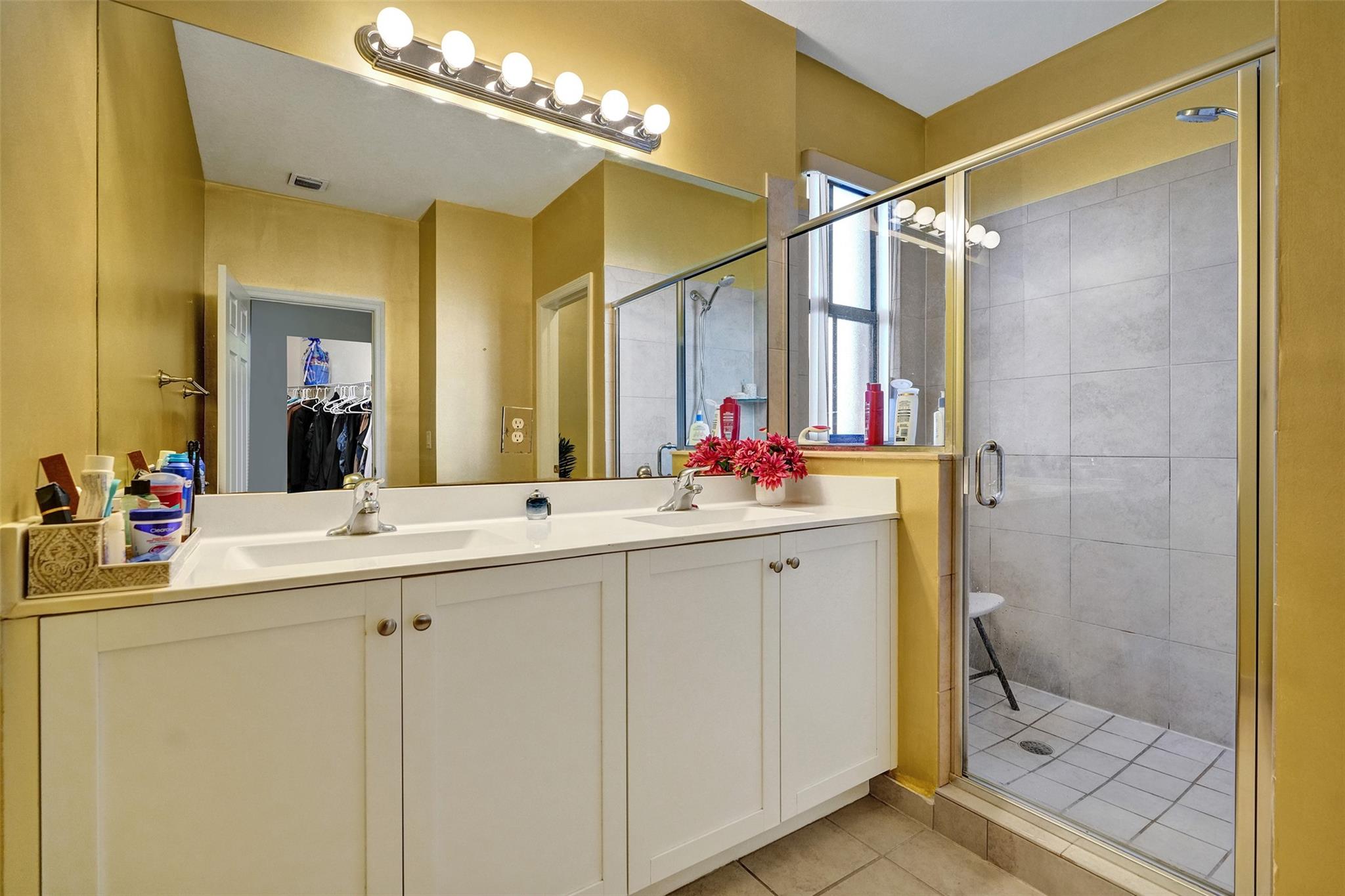 AQUABELLA SECTION ONE - Residential