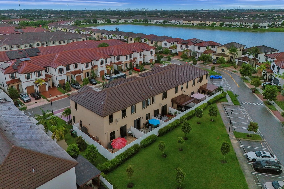 AQUABELLA SECTION ONE - Residential