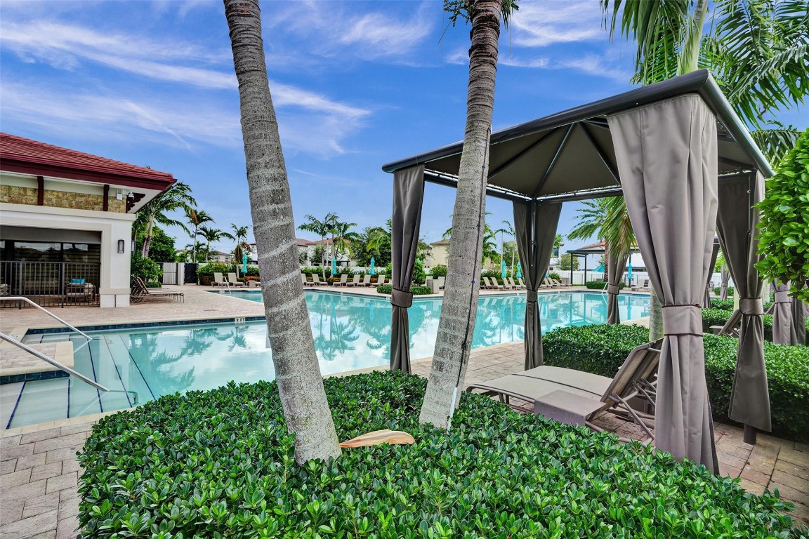 AQUABELLA SECTION ONE - Residential