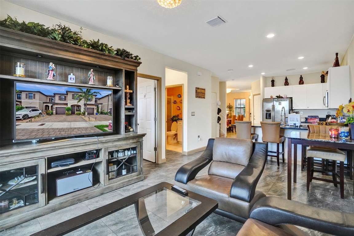 AQUABELLA SECTION ONE - Residential