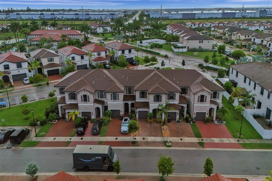 AQUABELLA SECTION ONE - Residential