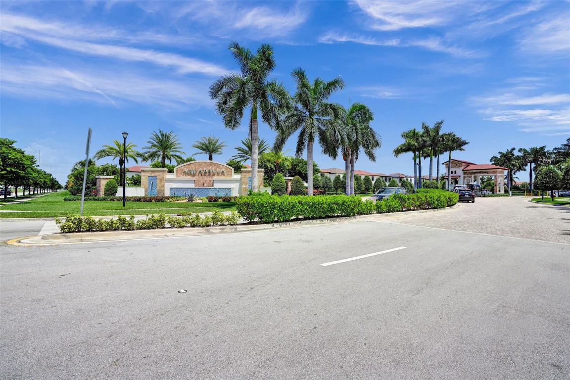 AQUABELLA SECTION ONE - Residential