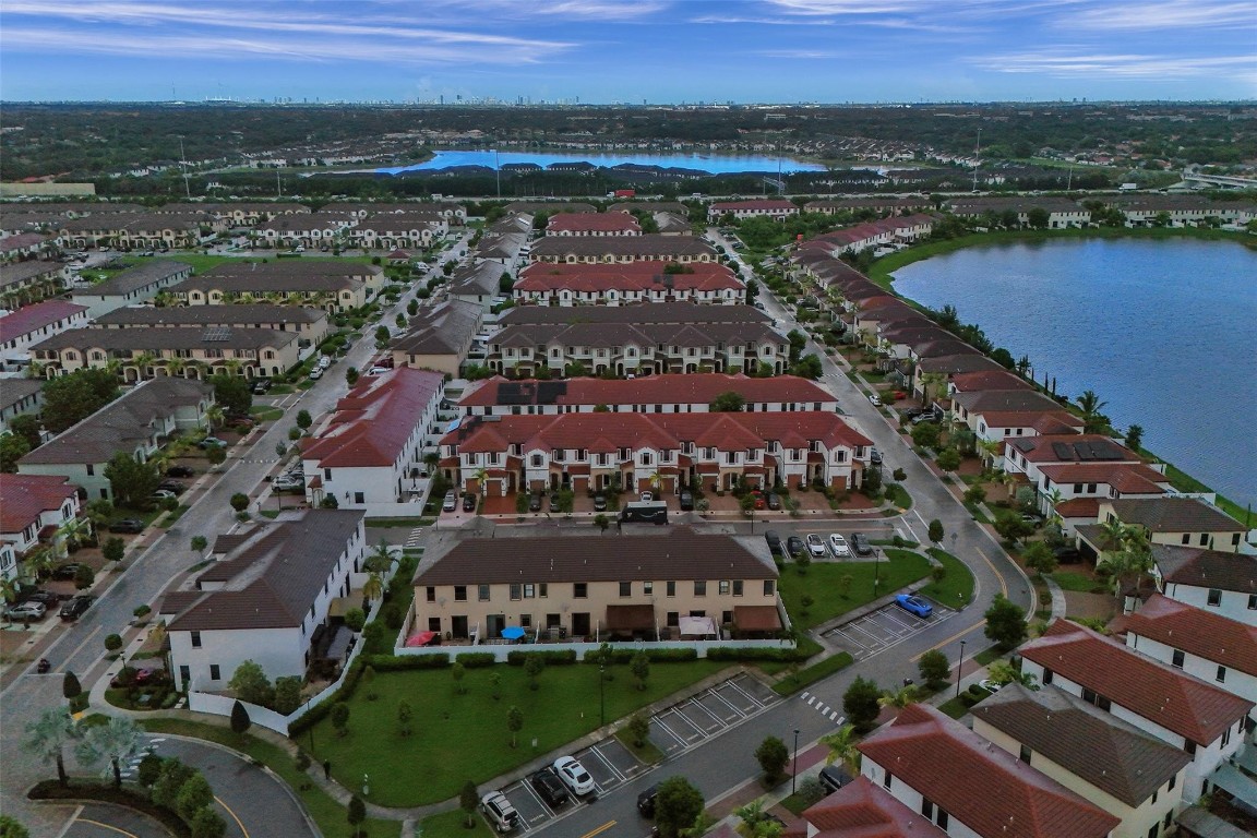 AQUABELLA SECTION ONE - Residential