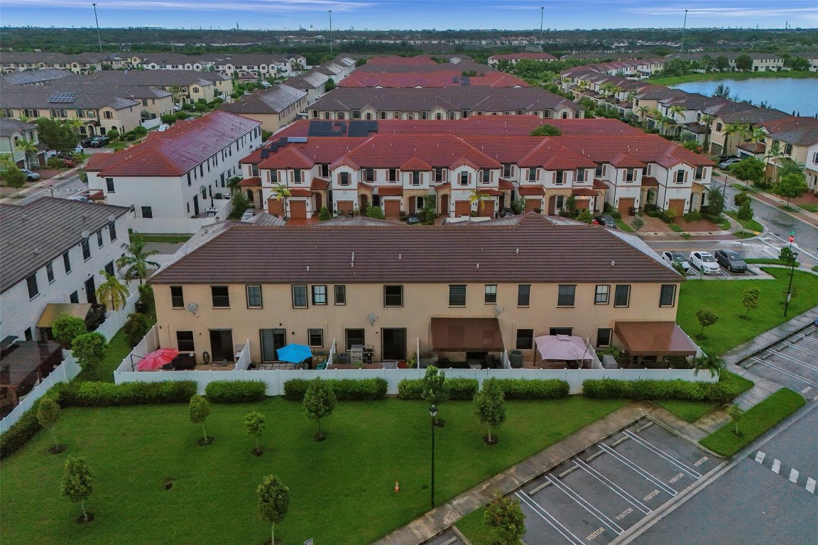 AQUABELLA SECTION ONE - Residential