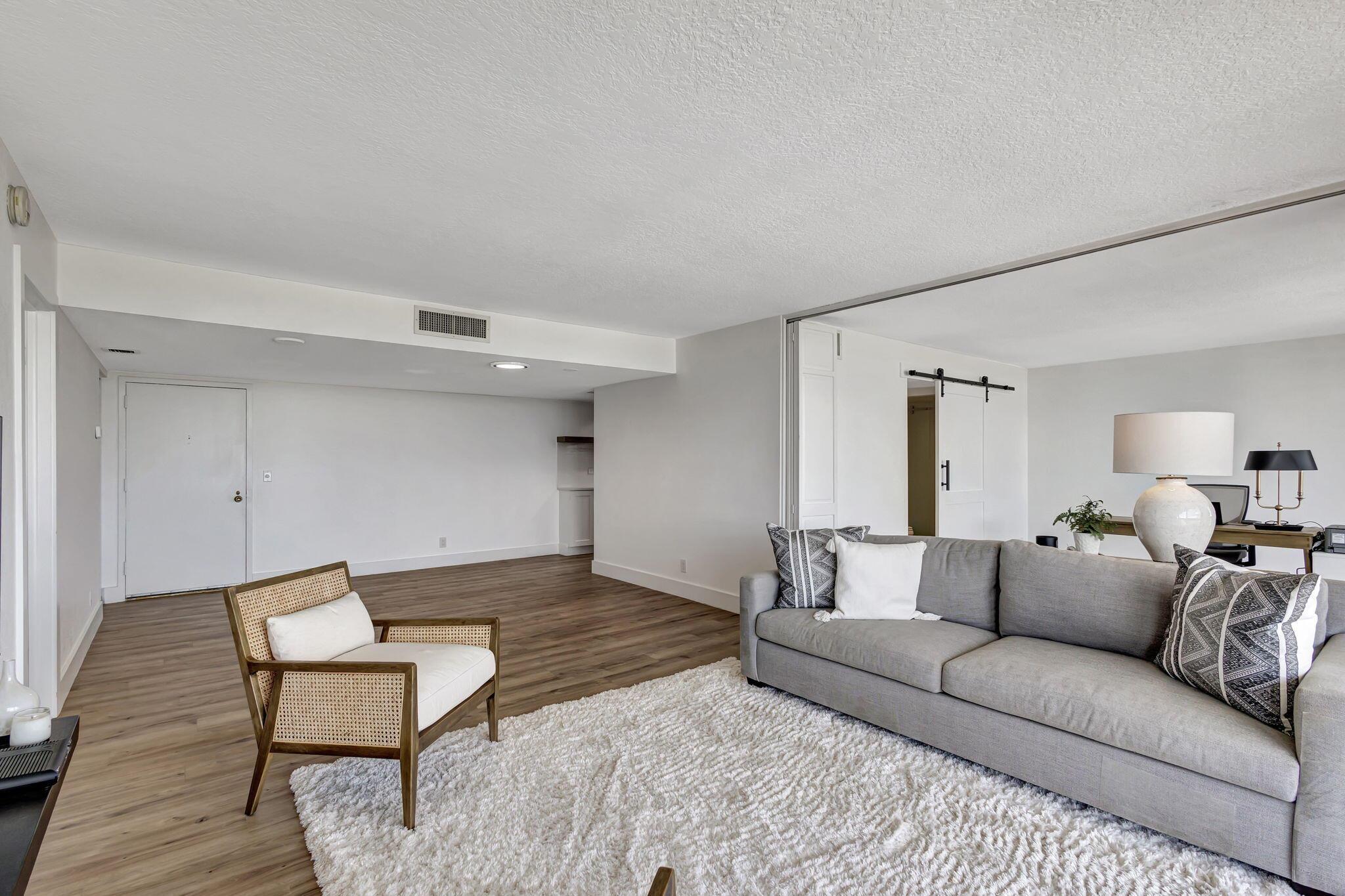 2425 Presidential Way 2002