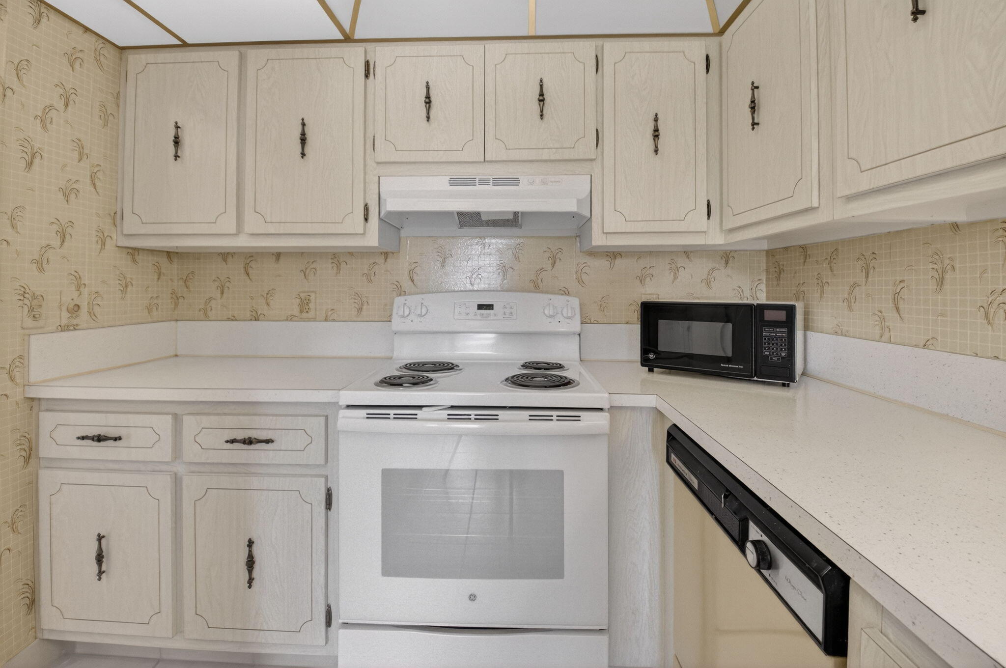 PINES OF DELRAY CONDO - Residential