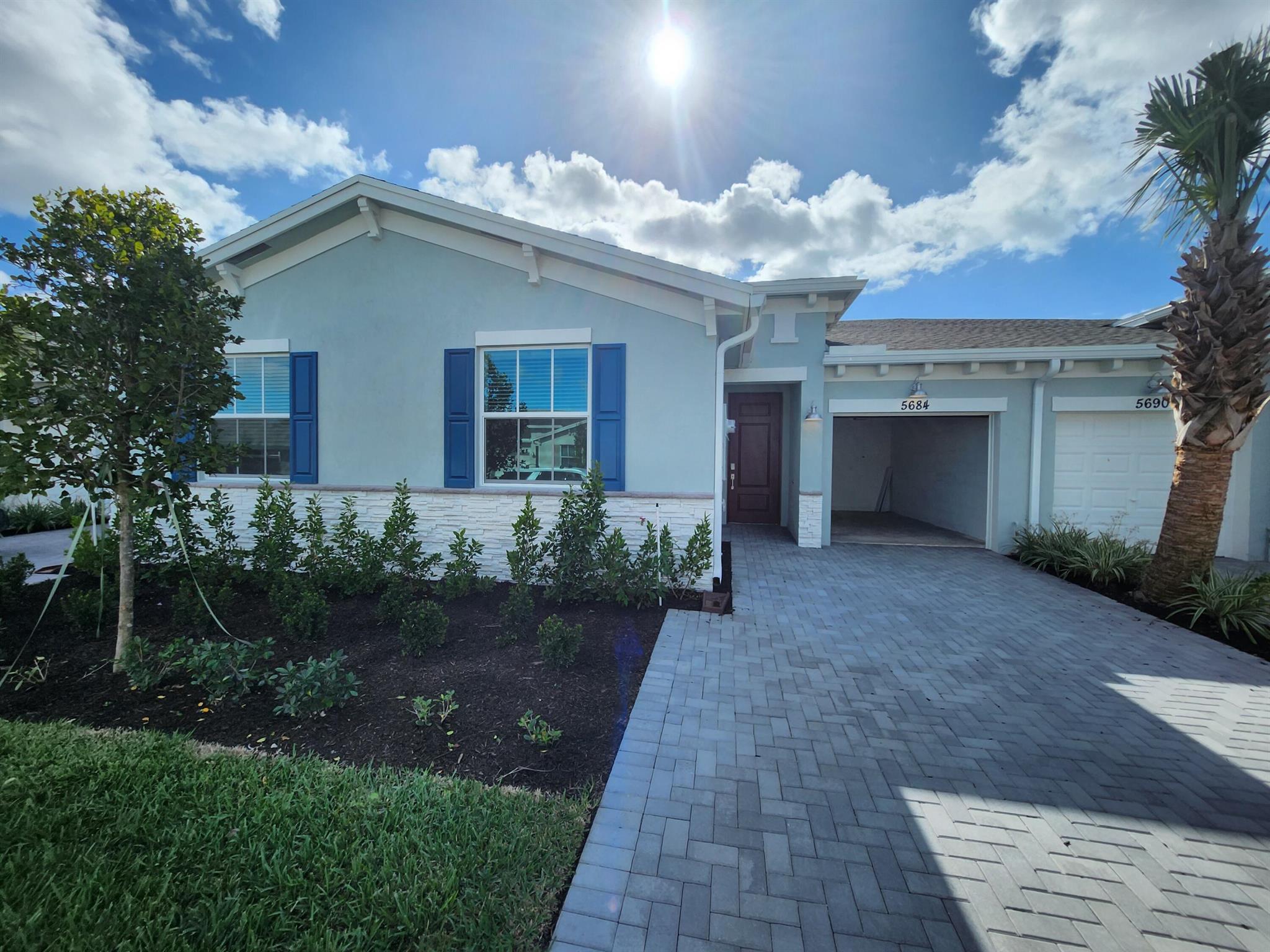 DELRAY TRAILS - Residential Lease
