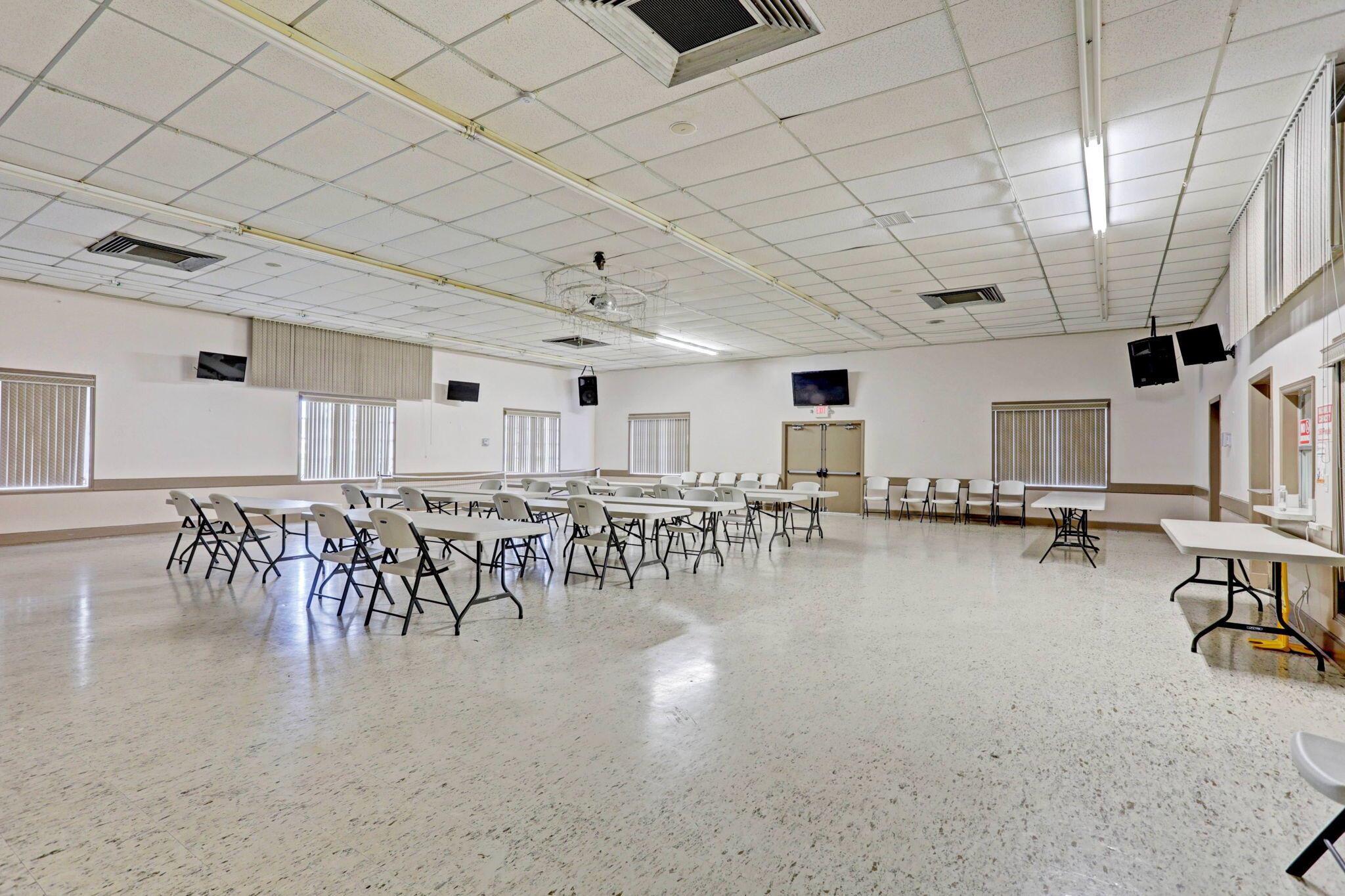 CRESTHAVEN VILLAS 10 COND - Residential Lease