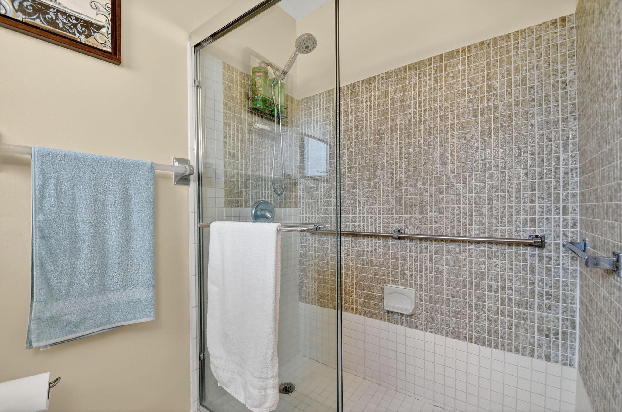 CRESTHAVEN VILLAS 10 COND - Residential Lease