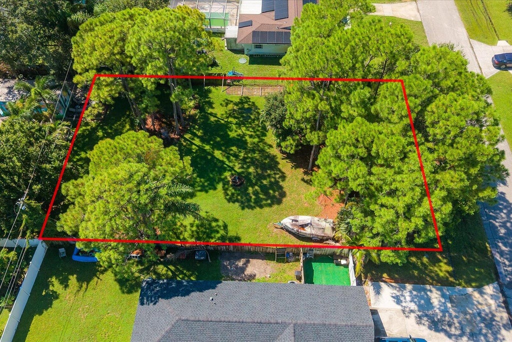 Photo of 1261 SW BYRON Street, Port Saint Lucie, FL 34983 (MLS # B26075682)
