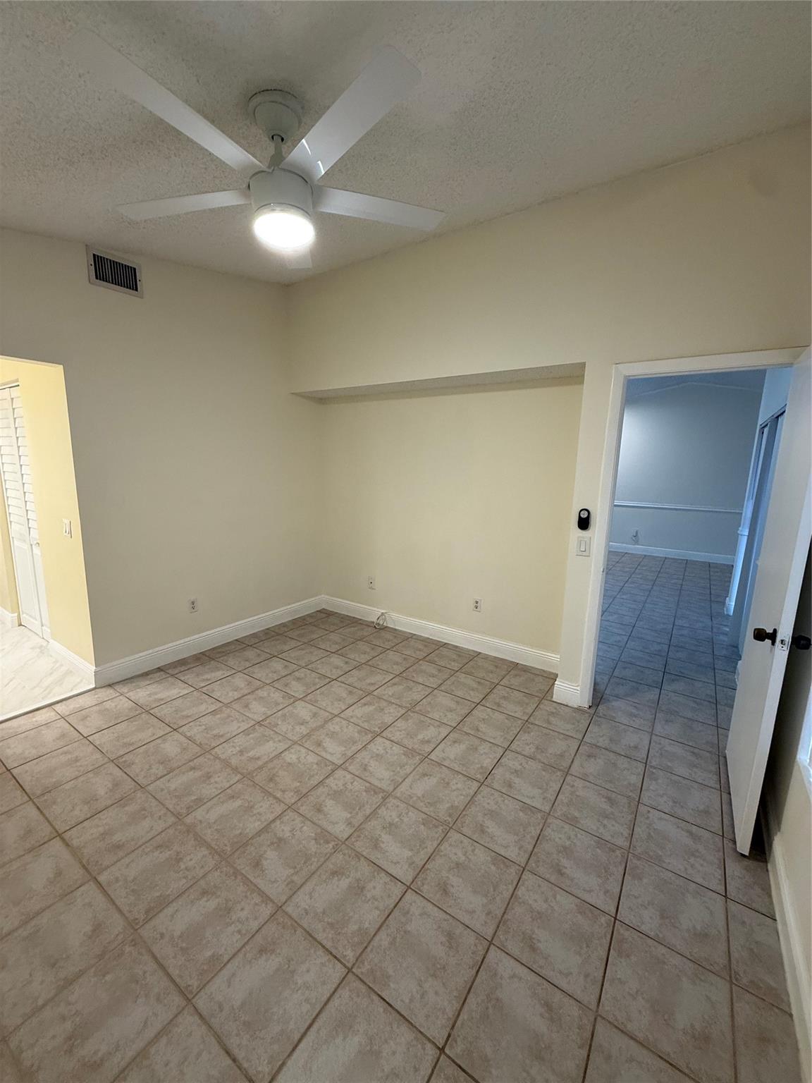 LAKES MEADOW VILLAGE HOME - Residential Lease