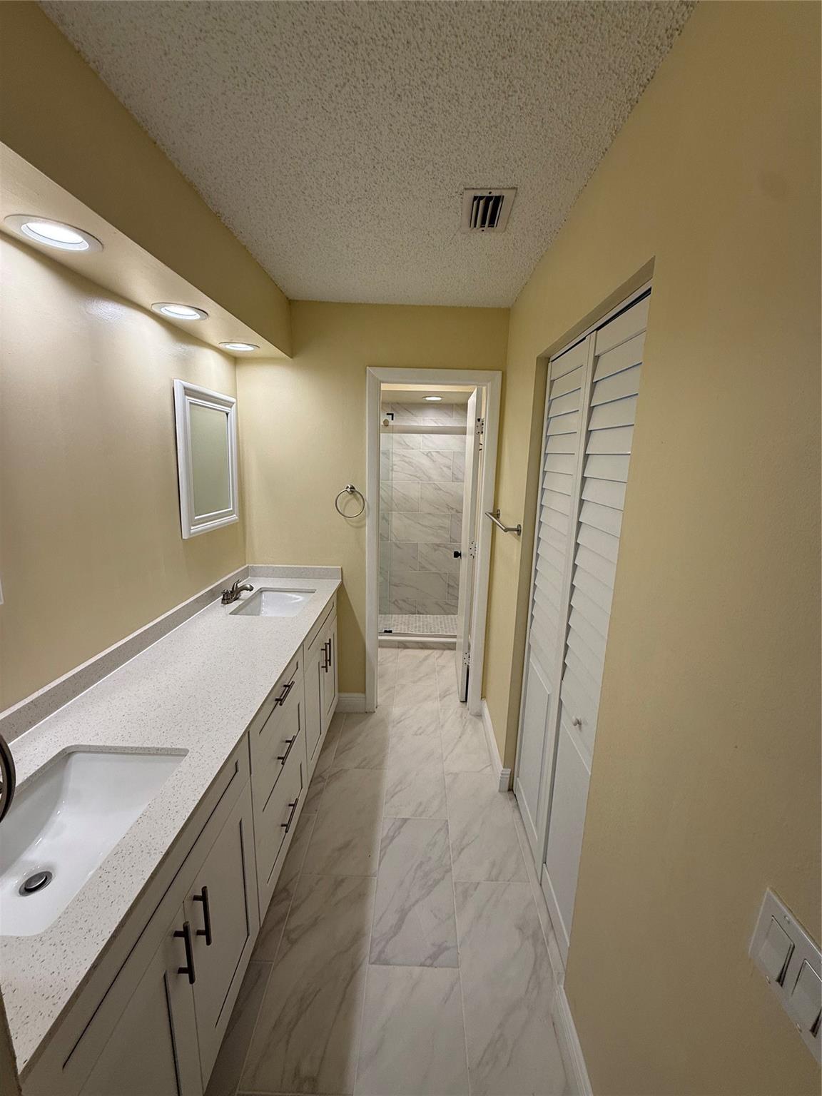 LAKES MEADOW VILLAGE HOME - Residential Lease