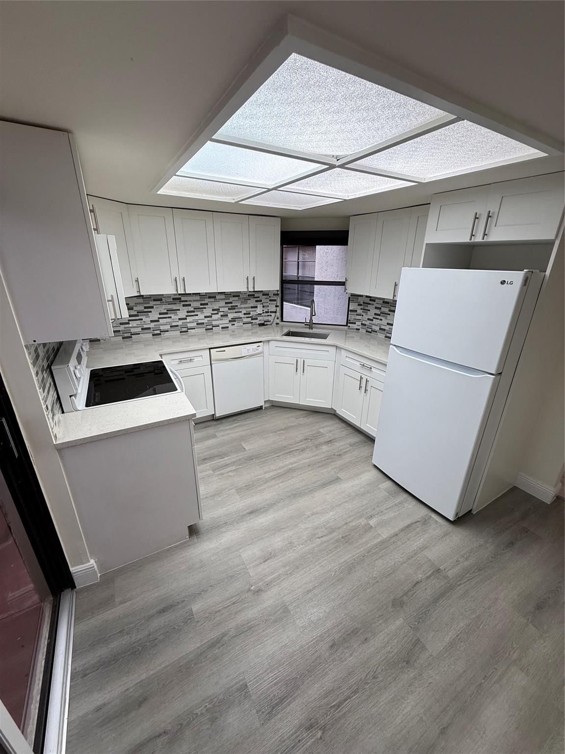 LAKES MEADOW VILLAGE HOME - Residential Lease