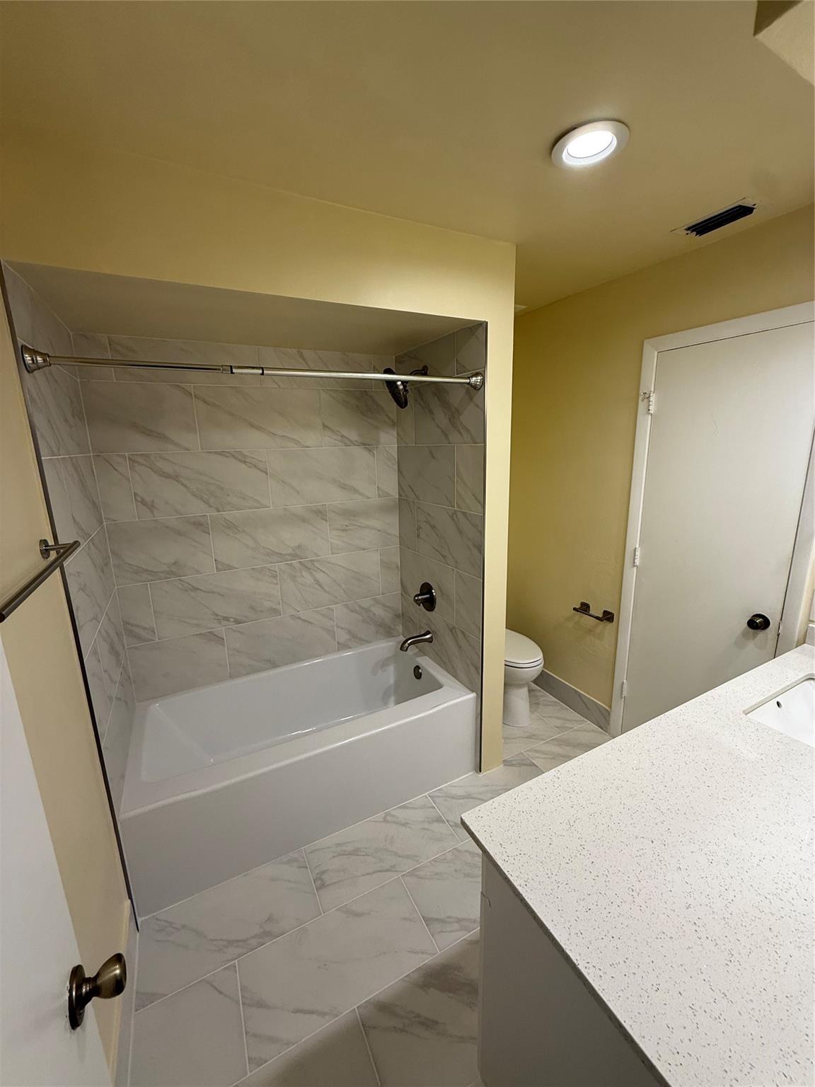 LAKES MEADOW VILLAGE HOME - Residential Lease