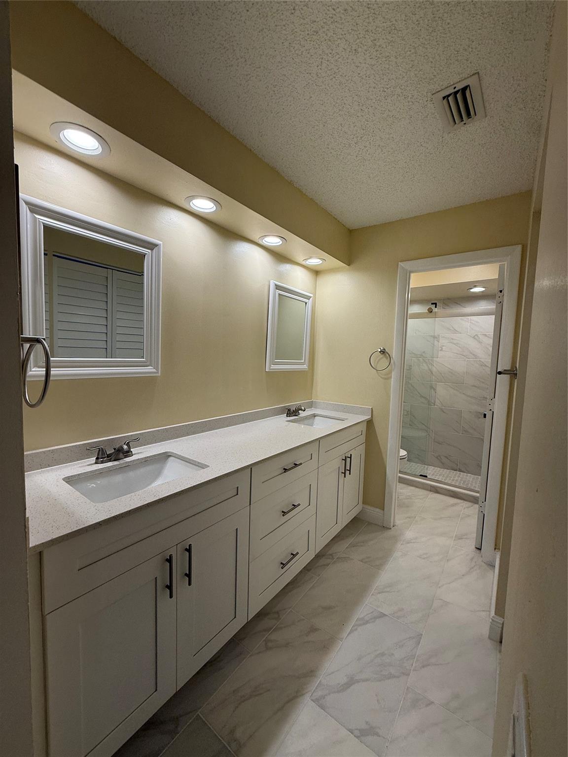 LAKES MEADOW VILLAGE HOME - Residential Lease