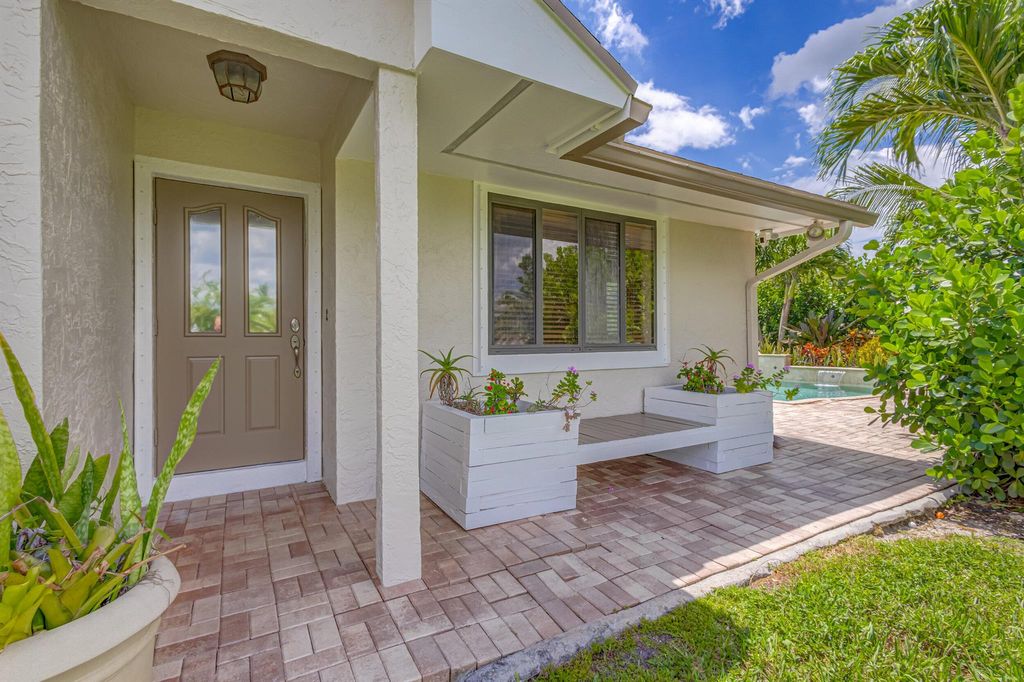 Photo of 16108 N 72nd Drive, Palm Beach Gardens, FL 33418 (MLS # R10901820)