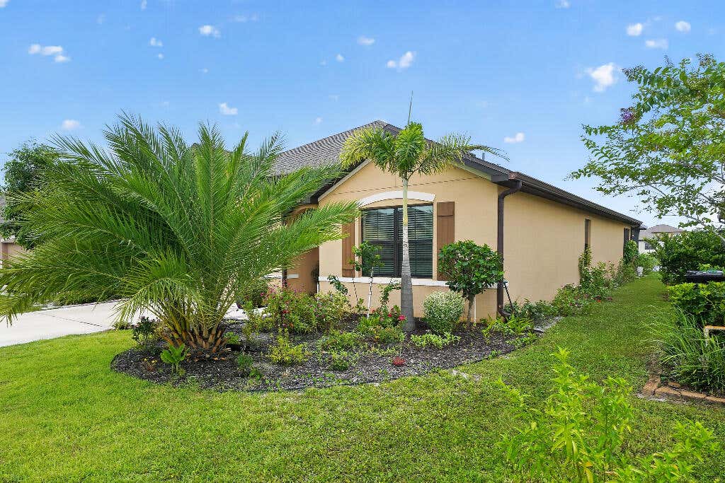Photo of 6282 NW Regent Street, Port Saint Lucie, FL 34983 (MLS # B26057145)