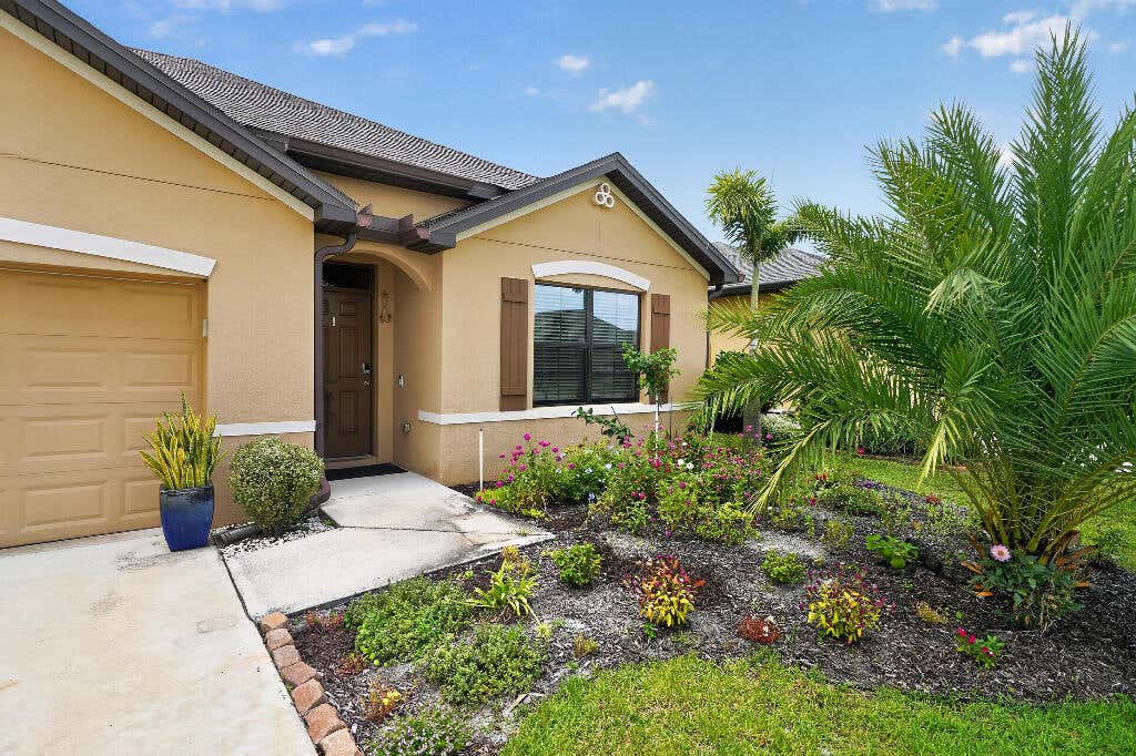 Photo of 6282 NW Regent Street, Port Saint Lucie, FL 34983 (MLS # B26057145)