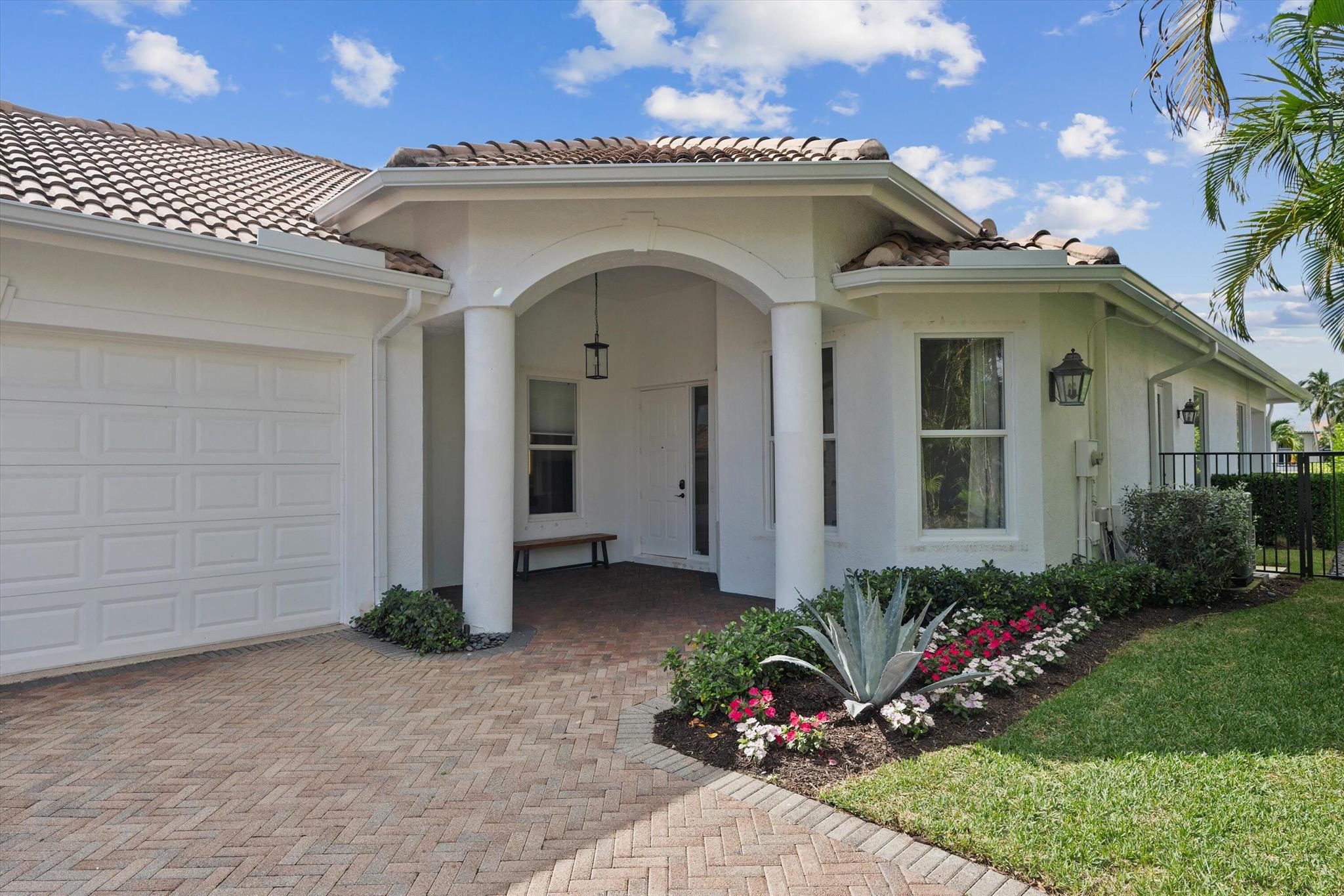 2951 Twin Oaks Way