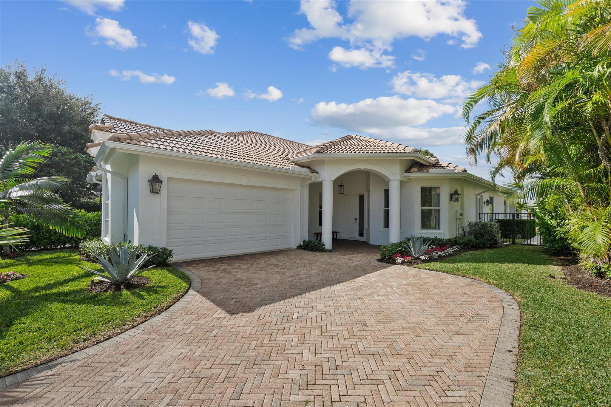 2951 Twin Oaks Way