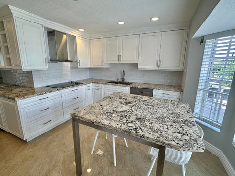 Tiny photo for 4230 N OCEAN Drive, Hollywood, FL 33019 (MLS # B26079067)
