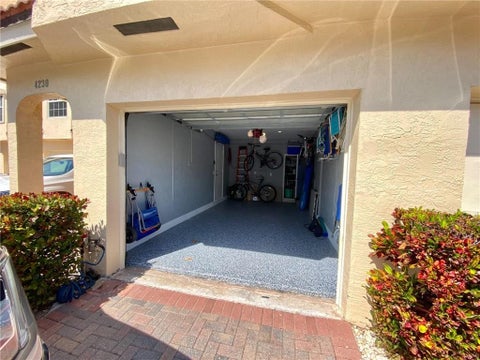 Tiny photo for 4230 N OCEAN Drive, Hollywood, FL 33019 (MLS # B26079067)